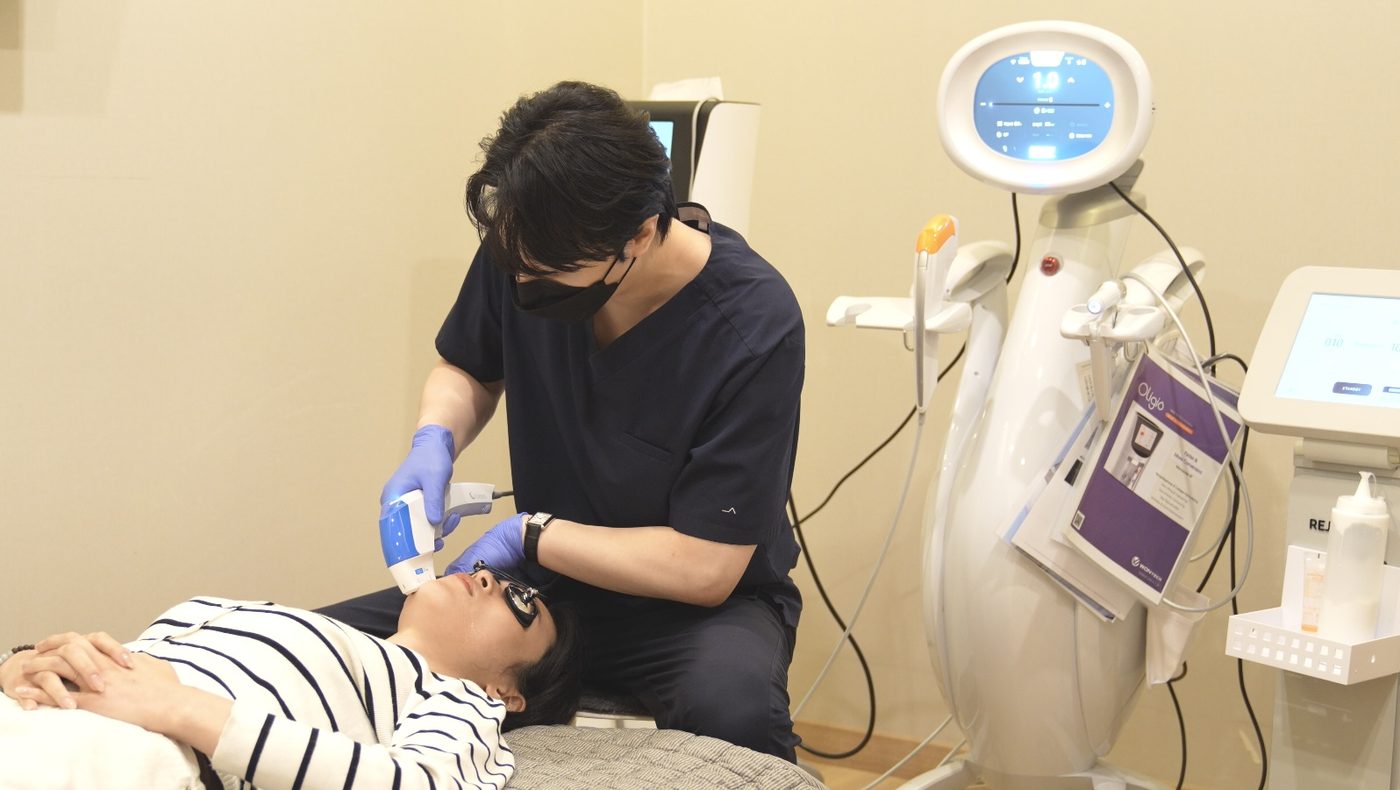 아이맘한의원 리프팅 시술 장면 2