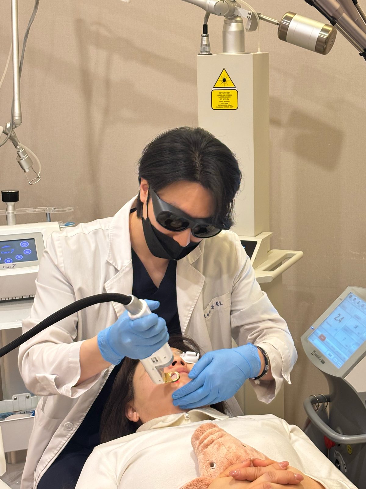 아이맘한의원 피부 시술 장면 1
